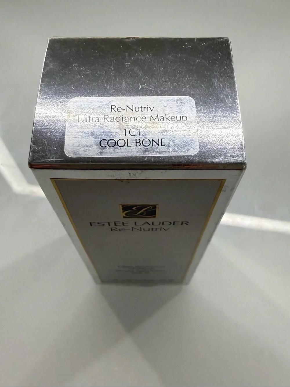 NIB! Estée Lauder Re-Nutriv Ultra Radiance Makeup - Color: Cool Bone